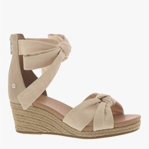 UGG W Yarrow Tan Wedge Espadrilles with Crisscross Straps